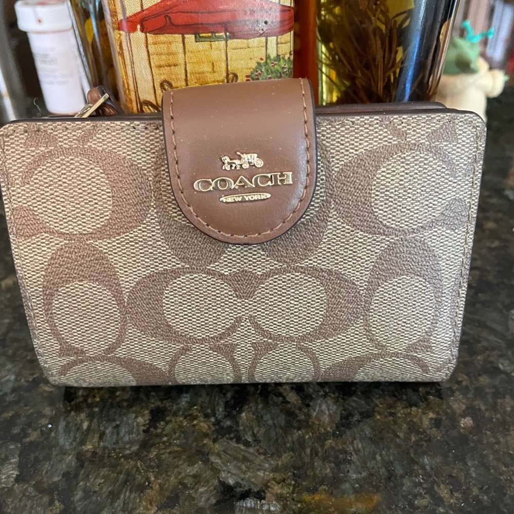 Coach Medium Corner Zip Wallet Tan Signature